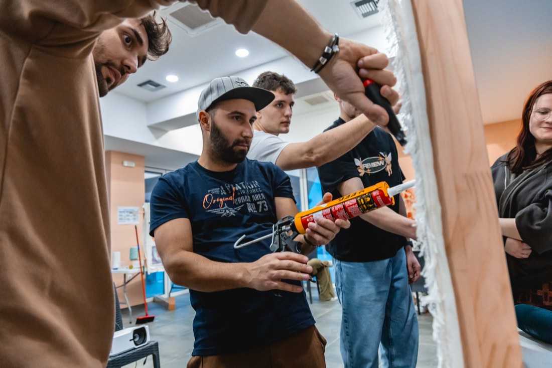 A day of hands-on creativity, making things by hand (photo 7 of 11)